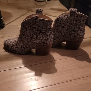 Toms Black Speckled Ankle Boots. Size 7. BNWT.